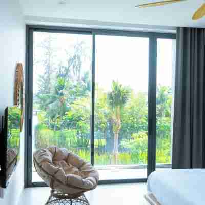 Luxury 4 Bedrooms Riverfront Villa Sanctuary Ho Tram- Cooking,BBQ & Pets allowed Rooms