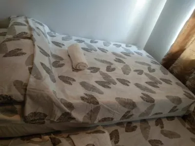 Cozy 1 bedroom condo in charming Pasay Mall Of Asia with AC, WiFi balcony Hotel a 