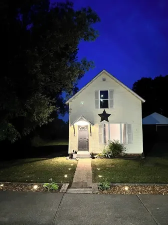 Family & Pet-Friendly, Walk to Lake, Fire Pit