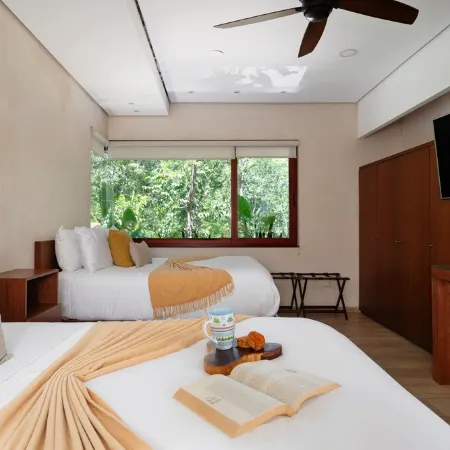 ¡TIKAL! Luxury 4BR Private Pool & Gym, 24/7 Security