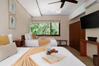 ¡TIKAL! Luxury 4BR Private Pool & Gym, 24/7 Security