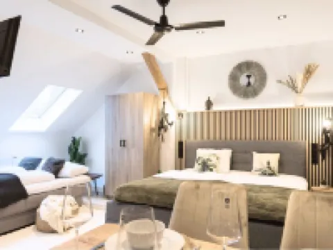 BaliApartment, kitchen, parking lot, 24h digital check-in, Wlan 150MBit Hotels in Hof