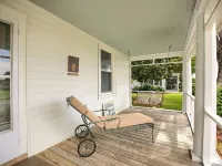 East River Views - Renovated 1905 House- 3 Bedrooms, 3.5 Baths Hotels in Mathews County