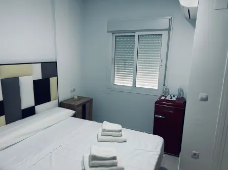 Rented rooms in triplex Отели в г. Comarca de Baza