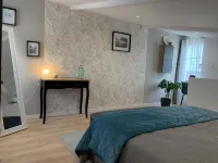 Dépendance de Corps de Ferme Hotels in Cléder