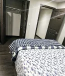 House of comfort  2bdr basement Hotels in Morden