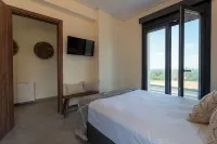 5 minutes from down town and aegean sea view Hotel a 