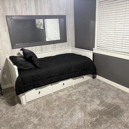 Fun, Cosy, Theater Basement!
