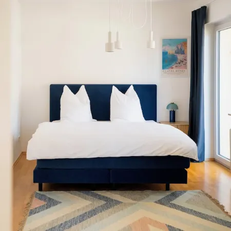 Blue whale, stylish apartment, living room, bedroom, bathroom, kitchen, central in Ulm