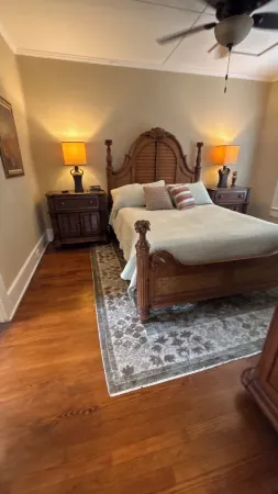 Historic  1905 Victorian Home in Dunnellon Rainbow River World Equestrian center Отели в г. Даннеллон