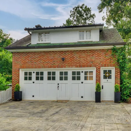 Walk to Main St Historic High Point Carriage Home