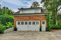 Walk to Main St Historic High Point Carriage Home - 3-Star