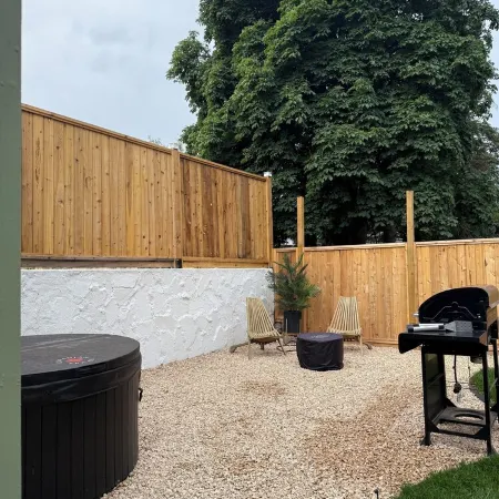 Cozy Stay in the Okanagan. Top wineries and golf courses just minutes away.
