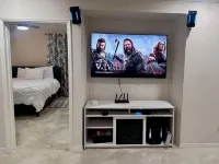 Charming 2-bedroom apartment with, pool, AC, WiFi in lovely Welches, Barbados Hotels in 