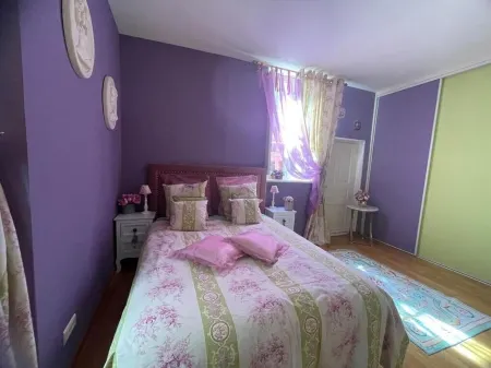 Cosy apartment in a listed medieval site.