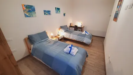 LARGE ACCOMODATION WITH INTERNAL PARKING