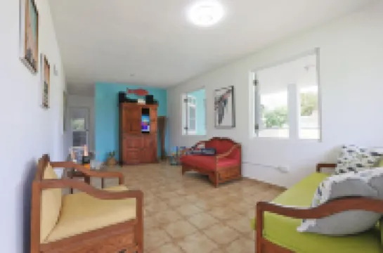 Casa Lula Beach Retreat, 3BR Near Coast, Arecibo Comfort, Nature & Relaxation