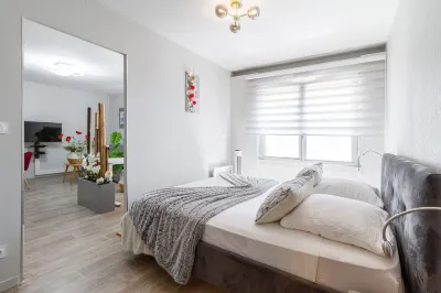 T2 Calme Avec Espace Bureau - Quartier Saint-cyprien à 200m du Métro Hotels in Saint-Cyprien