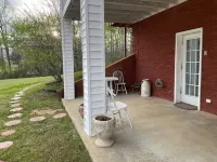 Elvis Presley Fan Room Hotels in Camden