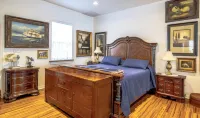 Vintage / antique 1200 sq. ft. interior studio & parking Hotel in zona Pleasant Grove Stadium