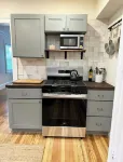 Charming 2-bedroom house in Lakewood with WiFi access