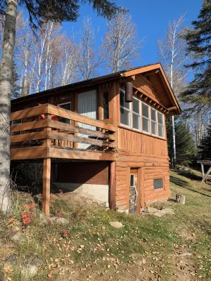 Charming Rustic Off-Road/Off-Grid Log Cabins on BWCA Wilderness Lake!
