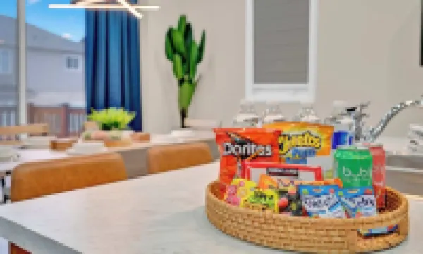 22min drive to Niagara. Sleeps 10. 1GB. 5 Bd/4 Bth