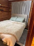 Simple Charming 2-bedroom cabin in Whittier NC, 14 miles from Cherokee