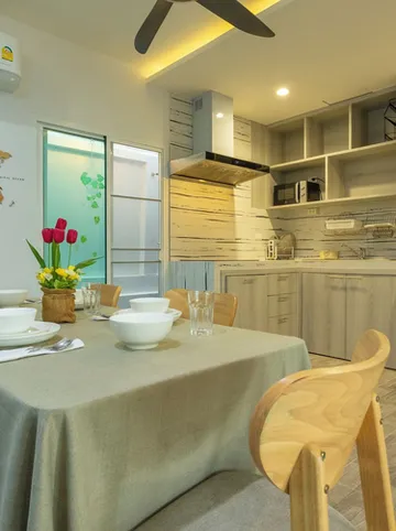 รูปภาพของวิลล่าพร้อมสระว่ายน้ำในร่มส่วนตัว ห่างจากหาดบางเทา 1.2 กม. วี135