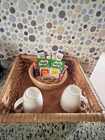 Charming 1-bedroom apartment with AC, WiFi and 24/7 power supply in  Adenta Отели в г. Адента Мунисипалити