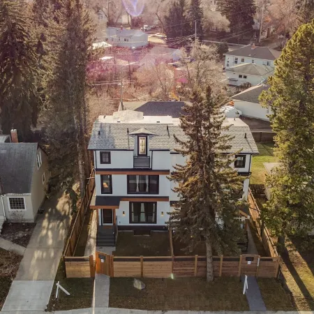 Spacious 3Story,3bedroom,Pets Park,Near UofA&more attractions.Luxury starts here