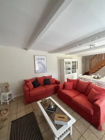 Vacation home in North Finistère. 5 minutes from beaches and trails!