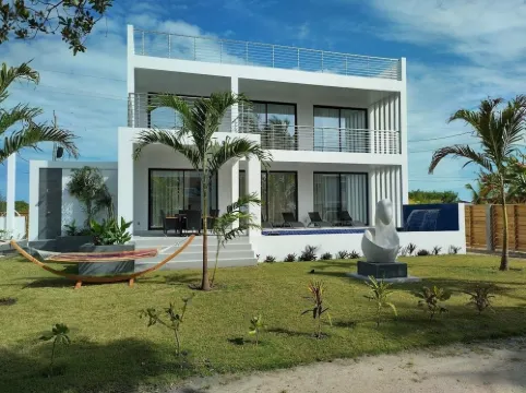 Casa Liberta is a luxury 4-bedroom family-friendly house in charming San Pedro