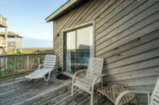 2 Bd 2 Ba Townhome~Ocean Views and Sounds~Private Beach Access