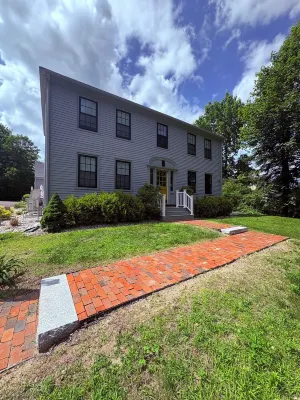 Quintessential Maine- Spacious Home, Close to Town, Vacationland All Around You