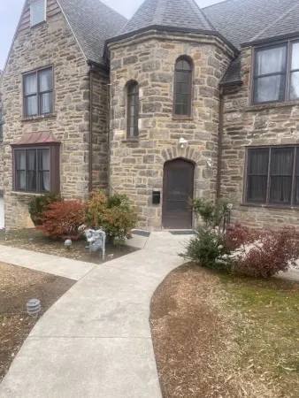 Cozy Rooms Available  Escape to Tranquility Experience Unforgettable Comfort Отели рядом с достопримечательностью «Пенн Стейт Абингтон»