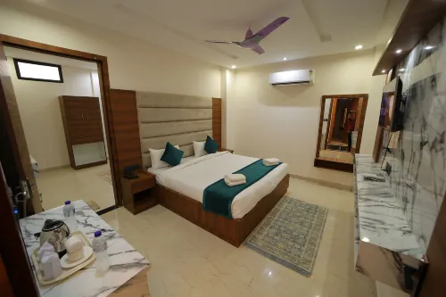 Hotel Dev Vilas , Agra