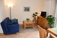 Haus Waldesheim "kleine Oase" Ruhige, Zentrale Ortslage, 10 min zum Nordstrand, Hotels in Gohren