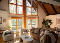 NEW: Chalet Getaway, 5 min to Main St