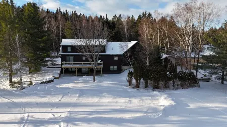 Snowmobile Paradise - Direct Trail Access + Near Saddleback & Sugarloaf Ski Area