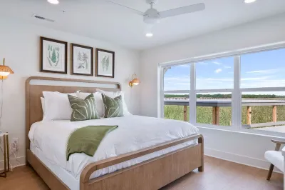 Waterfront Marina and Cozy Pool - Luxurious Cottage Retreat Hotel in zona Gullah Museum