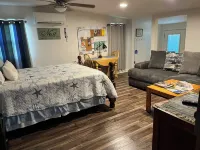 Nestle Inn-centrally located-walk to historic town Square-Big Rocks park & more