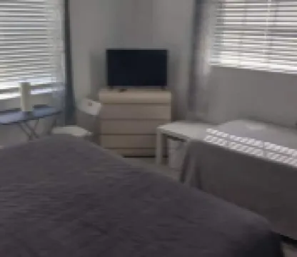 Charming studio with AC, WiFi in lovely Lauderdale Lakes