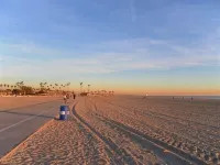 Cozy Beach Apartment in Trendy Belmont Shore!  Sanitized and Clean! - Condos