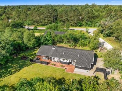 "Arny" - 1.5km from the Sea