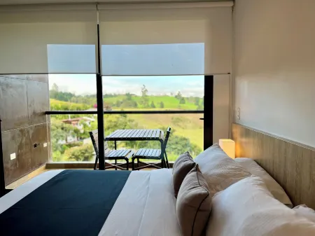 Hotel Rioverde Отели рядом с достопримечательностью «Mirador al Aeropuerto de Medellin MDE»