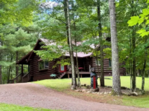 Family Log Cabin - Lake, Golf, Pool, Hike, Ski-Atv & Game Room - Northwoods WI Hotels in Burnett County