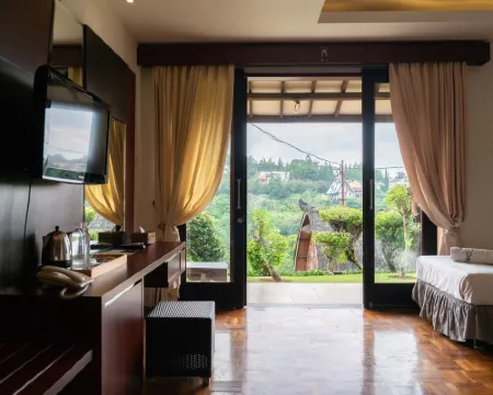 Dago Heuvel Resort Hotels in Cimenyan