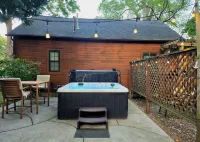 Lakeview Hot Tub Retreat Near Wineries!
