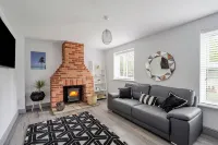 Detached House in Quiet Suffolk Village - Pets Allowed Hotels in Barham